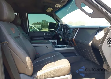 2011 Ford F-250 Lariat z USA, uszkodzony, nr VIN 1FT7W2BT4BEA25697